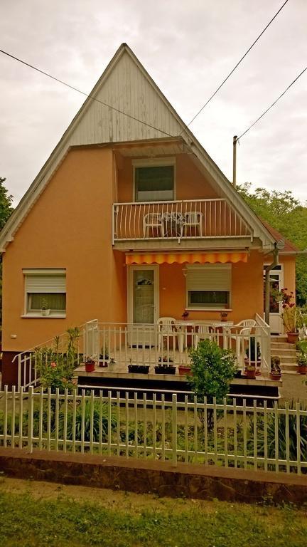 Dora Apartmanhaz Залакарос Екстериор снимка